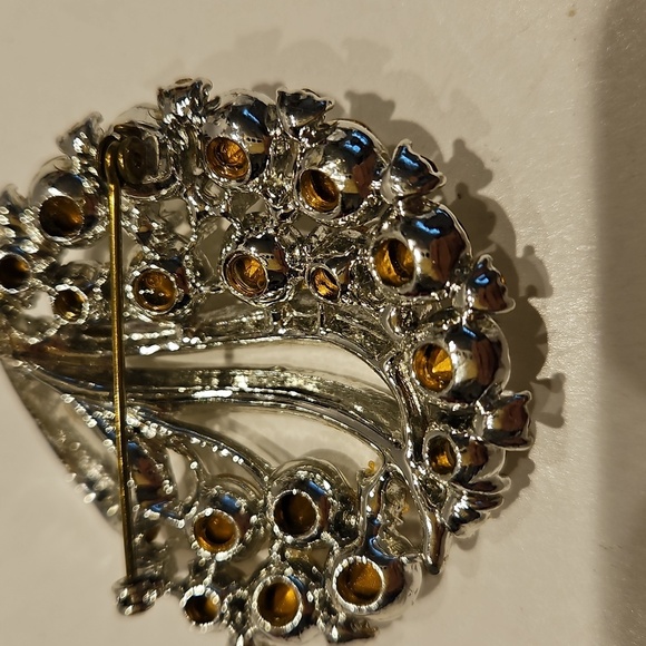 Clear & 1 Purple Rhinestone Silvertone Brooch - Picture 4 of 4